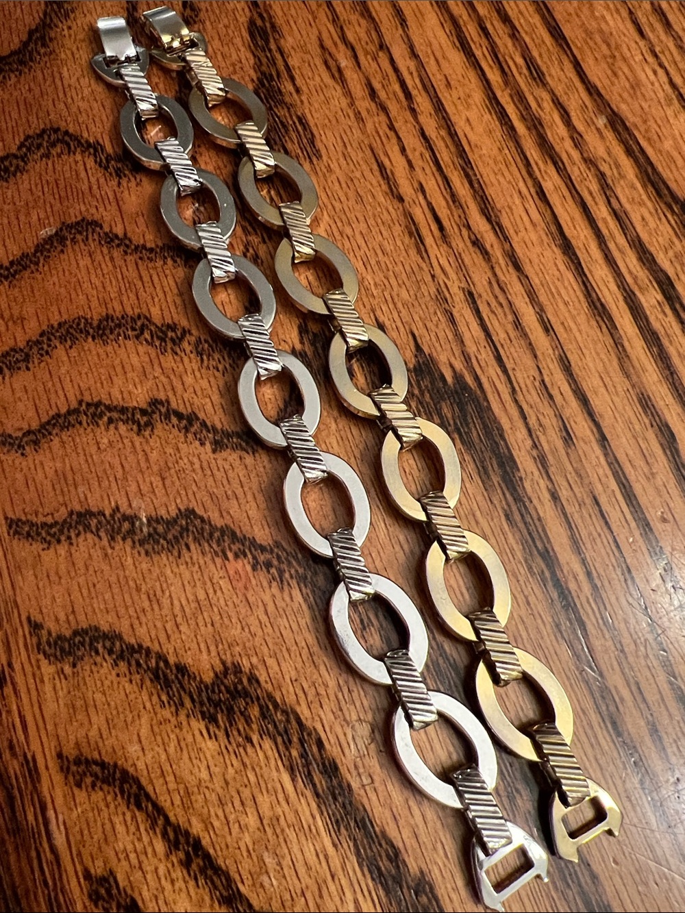 Vintage Sarah Coventry Oval Chain Link chunky bracelet Metal gold silver set 2pc